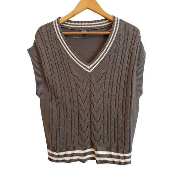Wild Fable Varsity Sweater Vest Womens Small Oversized Gray V-neck Cable Knit - Picture 1 of 6